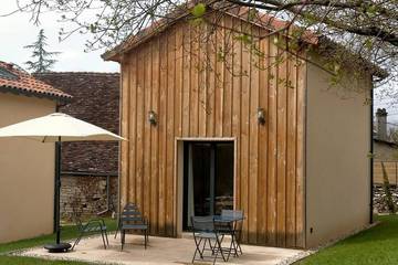Gîte pour 2 personnes, avec jardin et piscine à Rignac (Lot)