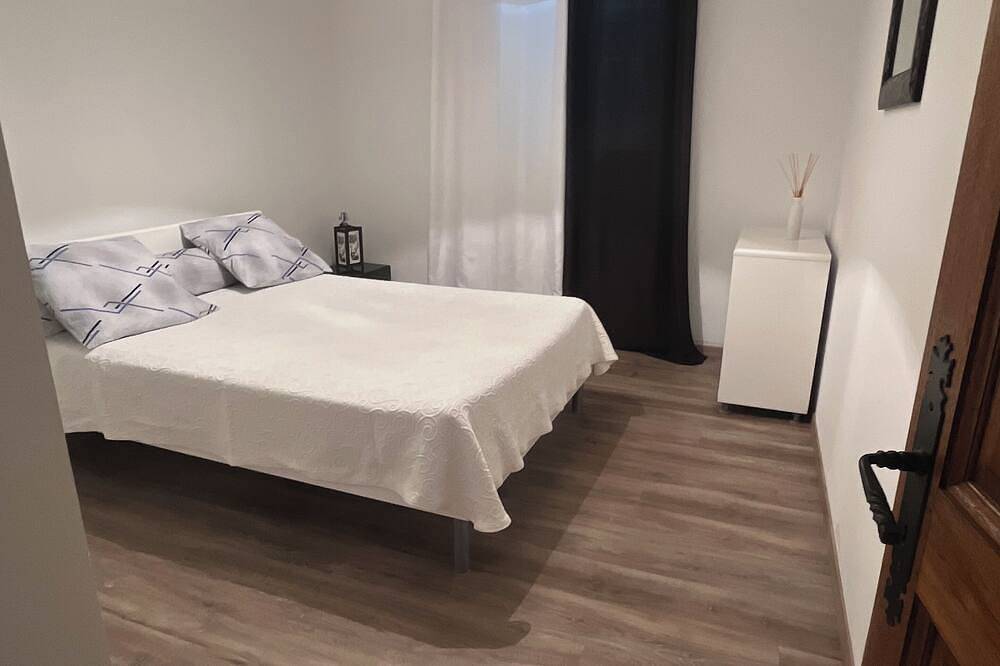 2 Bedroom Villa in Peri in Peri, Ajaccio und Umgebung