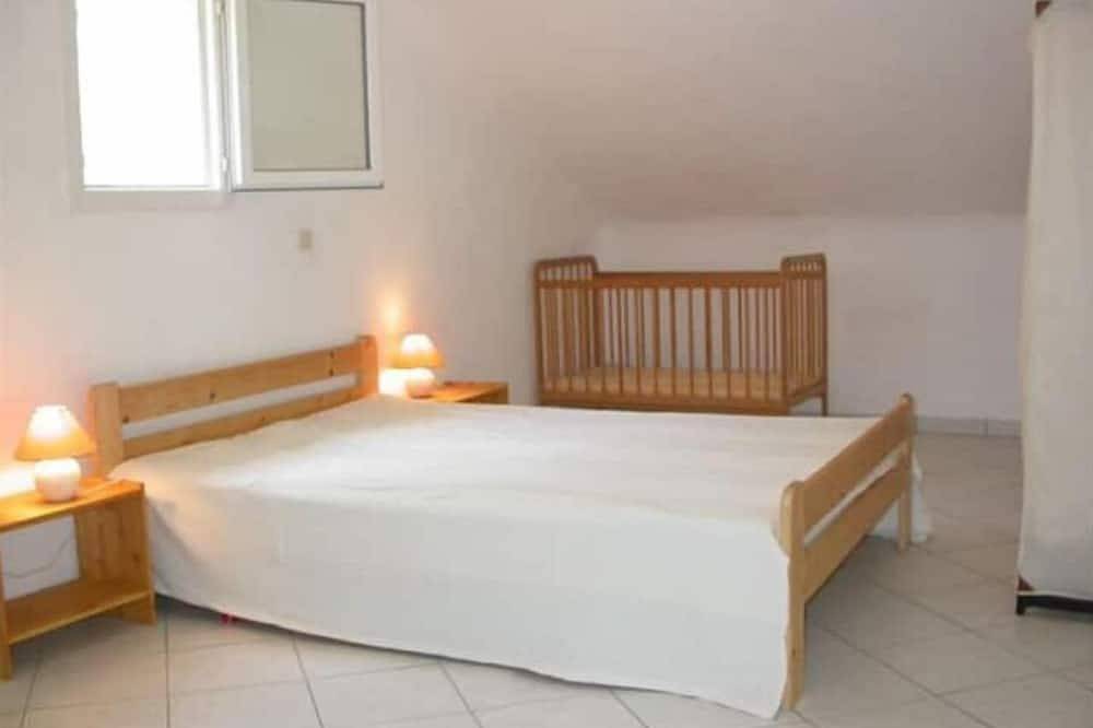 Villa A petra prigiunera 19 pers. & the sea on foot in Sainte-Lucie de Porto-Vecchio, Zonza