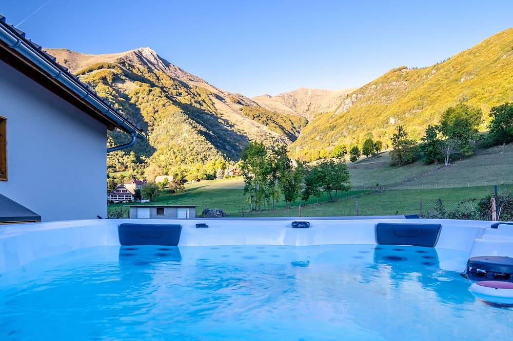 Les Petits Ecrins with private spas in Aspres-lès-Corps, Écrins Nationaal Park