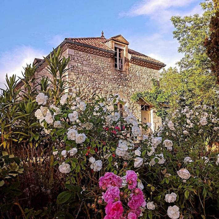 Location de vacances pour 2 personnes, avec Terrasse et Jardin ainsi que Piscine et Vue à Montaut (Dordogne) - 2