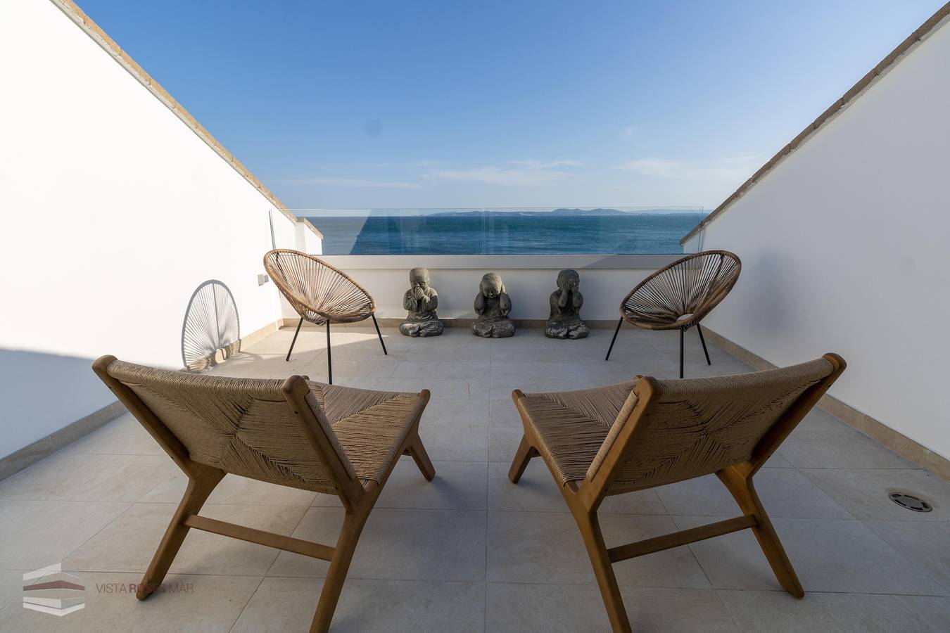 Maison spectaculaire en bord de mer, avec piscine commune et capacité pour 9 personnes in Roses, Haut-Ampurdan