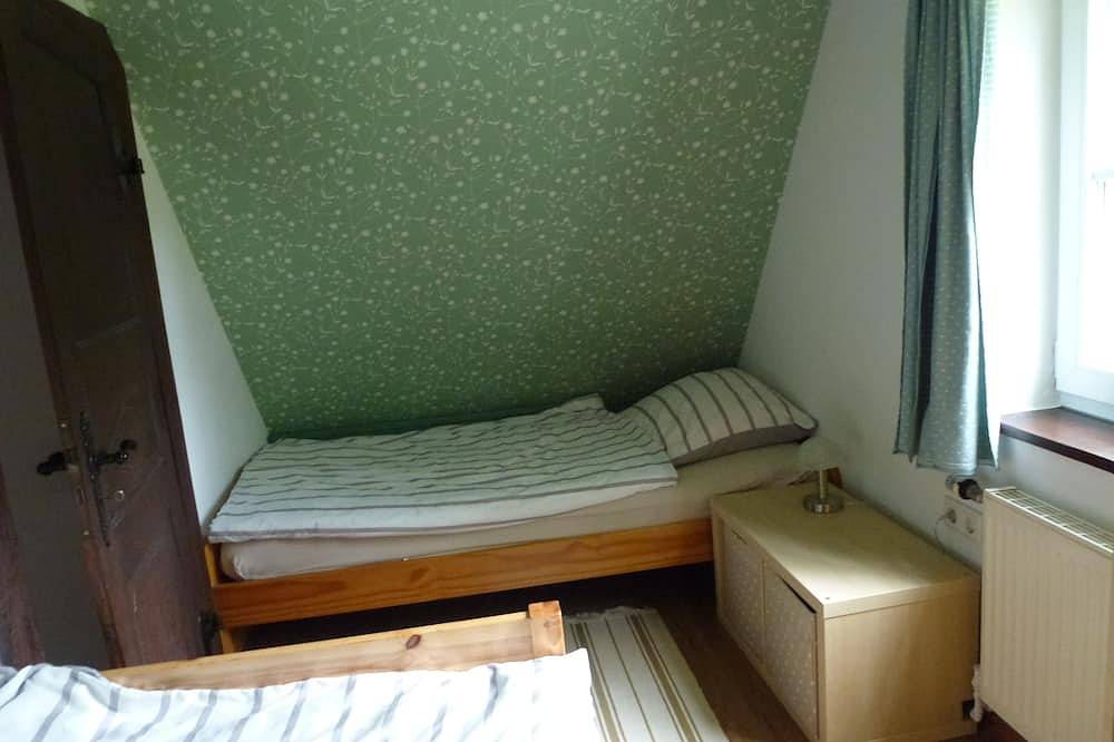 Ferienhaus auf großem, eingezäunten Grundstück, Badesee,, Alleinlage in Westerstede, Ammerland