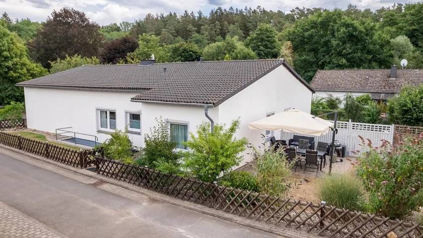 Bungalow für 4 Personen, mit Garten im Hunsrück - 2