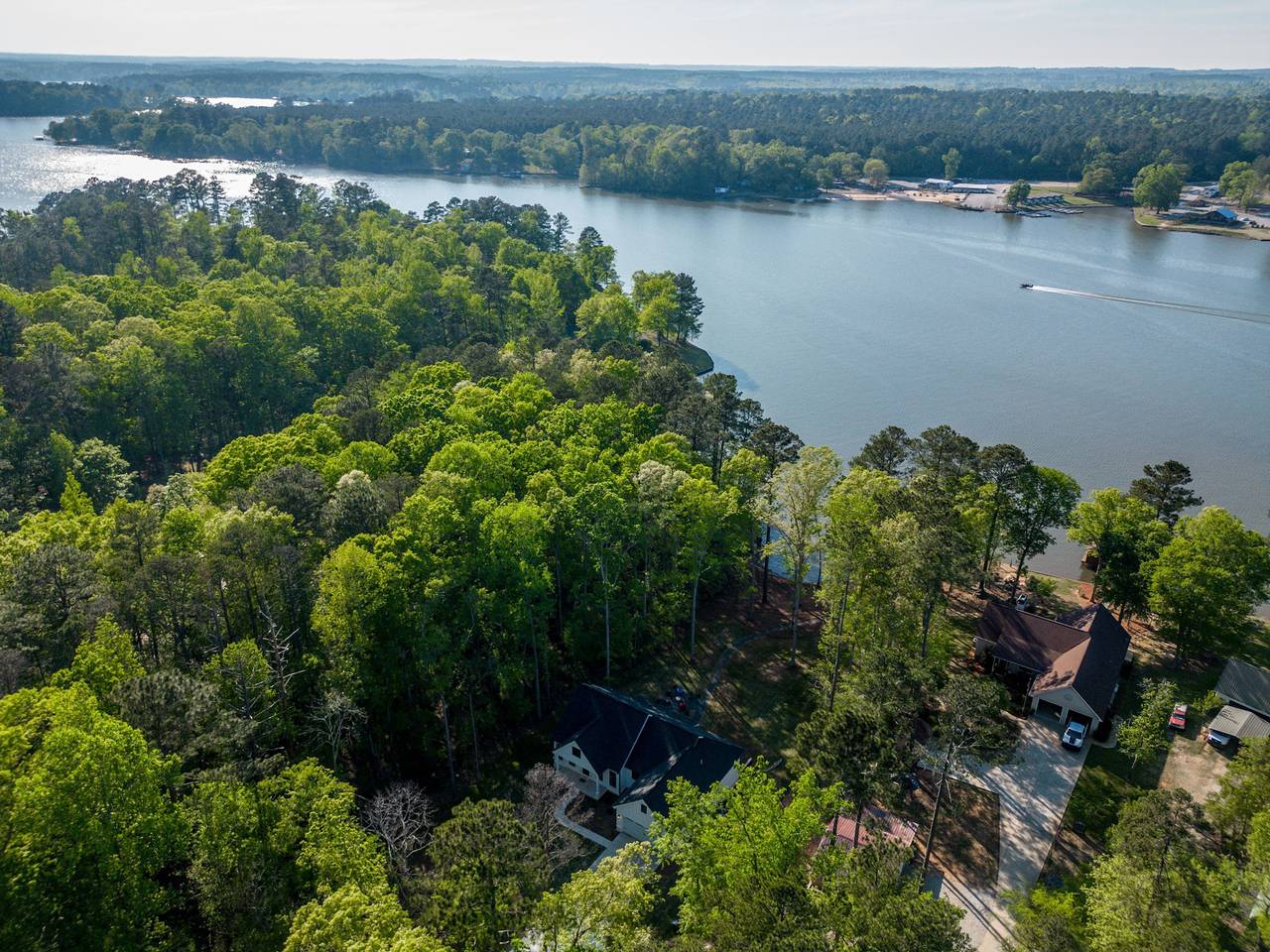 Lakefront Bliss - Fully Loaded in Lake Sinclair