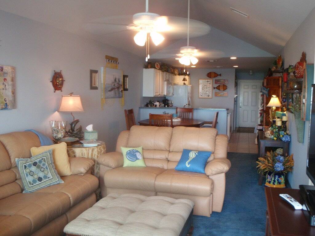 Ganze Wohnung, Family Owned Waterfront 3 Schlafzimmer / 2 Badezimmer Komplett eingerichtete Wohnung in Plaquemines Parish