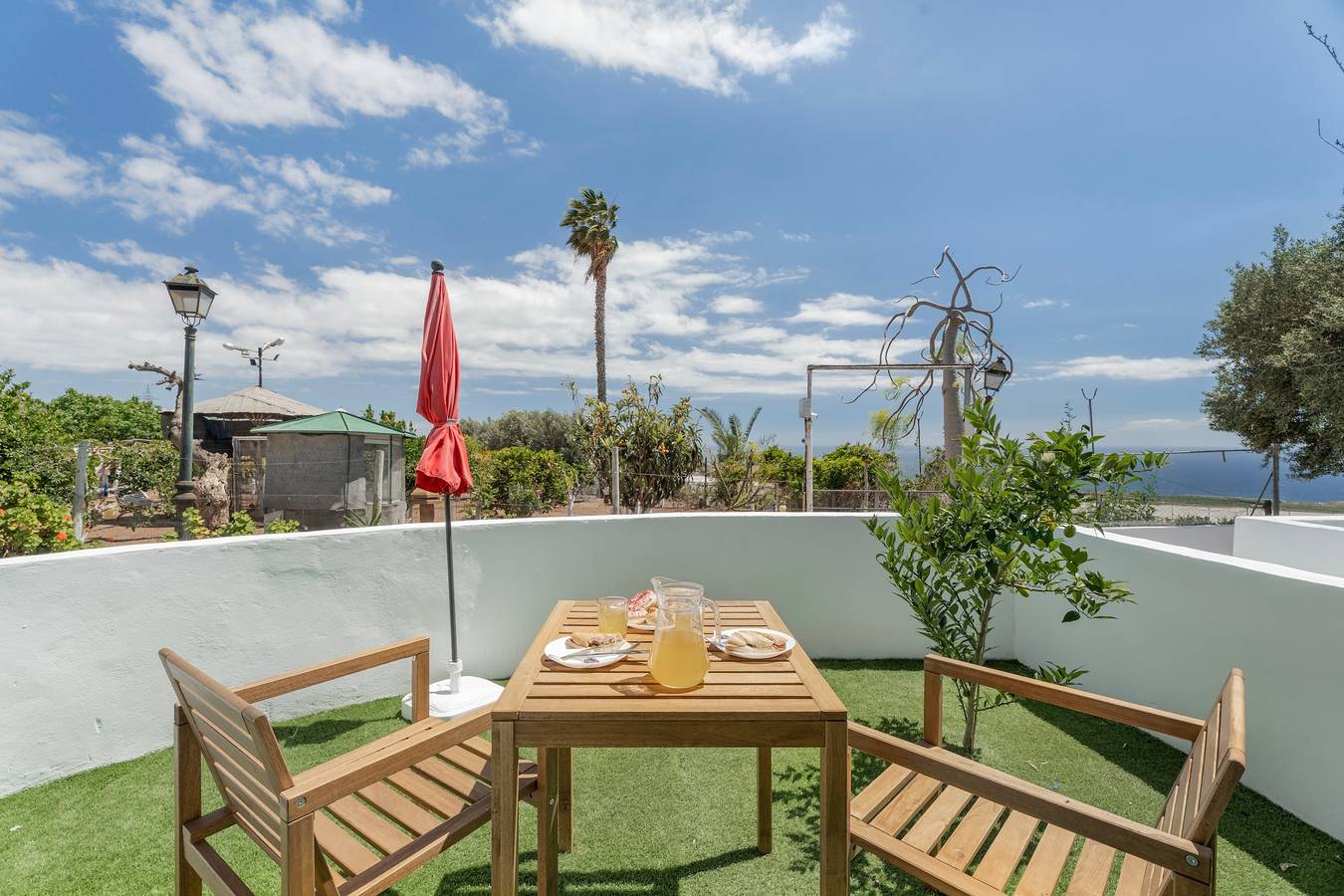 Entire apartment, Vacation 'Beautiful Sea View and Pool Finca 3' with Shared Pool, Private Terrace and Wi-Fi in Adeje, South Tenerife