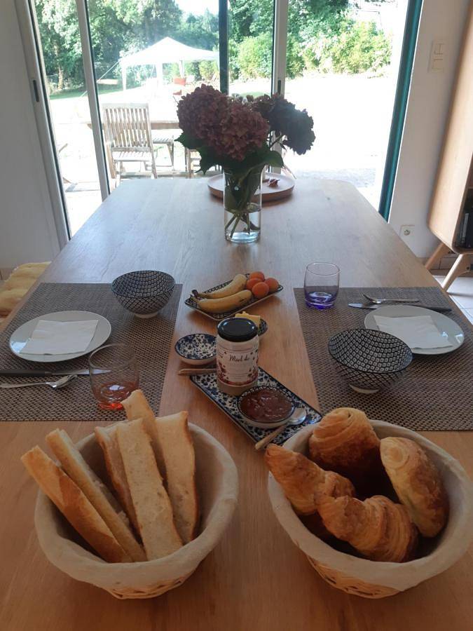 Double Room with Private Bathroom in Saint-Jean-la-Poterie, Région de Vannes