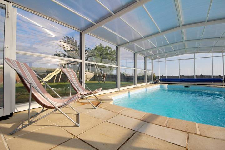 Gîte pour 4 personnes, avec Terrasse ainsi que Jardin et Piscine