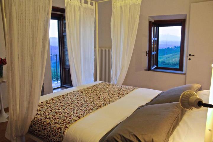 Gîte pour 5 personnes, avec terrasse et vue à Serralunga d'Alba - 2