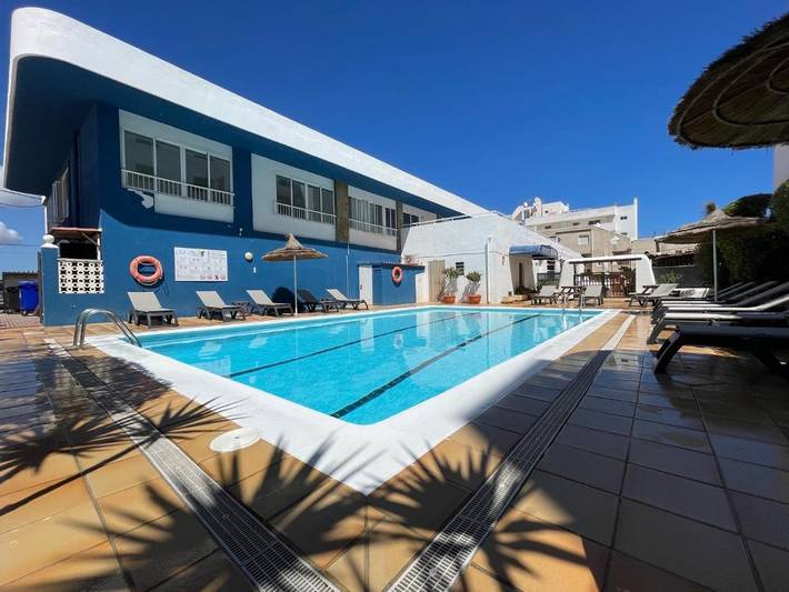 Apartamento para 5 personas, con Terraza y Piscina en Es Canar