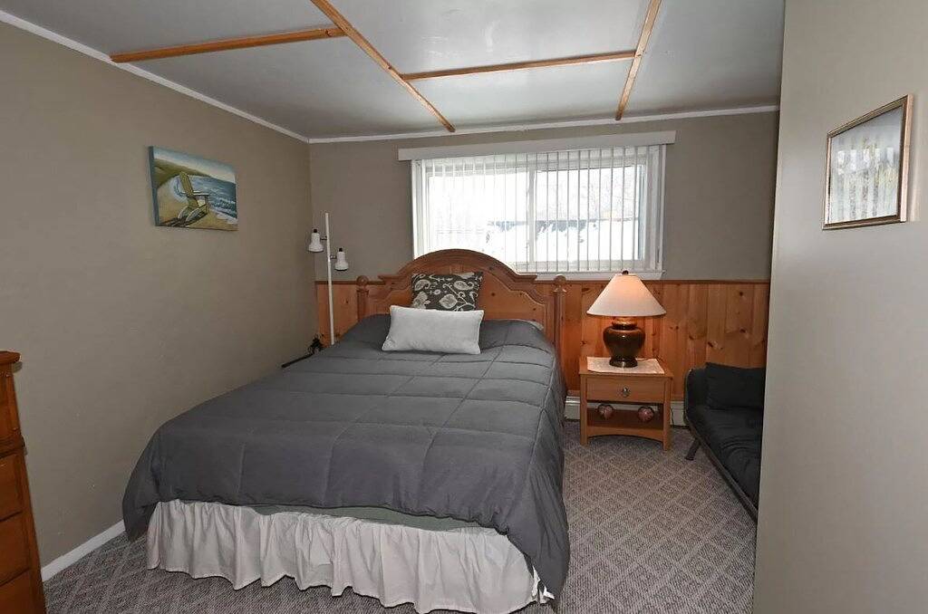 Beautiful Lakefront House on Houghton Lake - 3 Beds, 3 Baths in Prudenville, Roscommon County