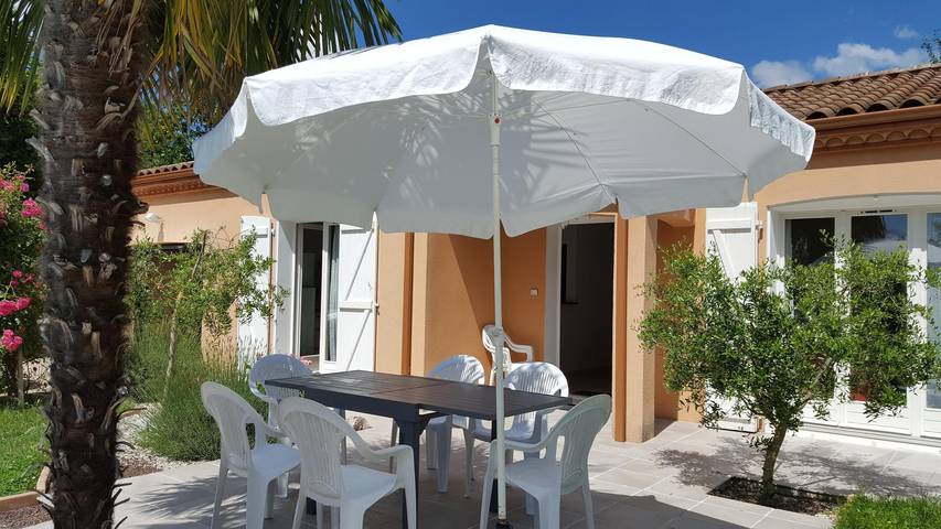 Gîte for 5 people, with garden and pool - 1