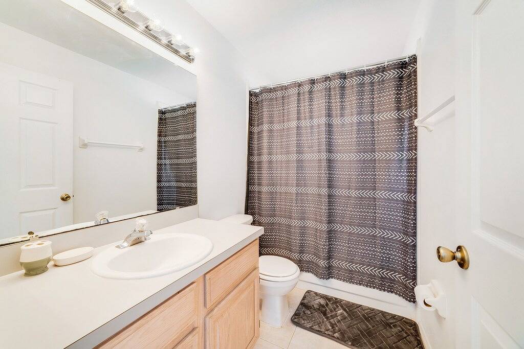 Sunny Pool, Game Room, Near Disney, Walk to #Gktw! in Kissimmee, Osceola County