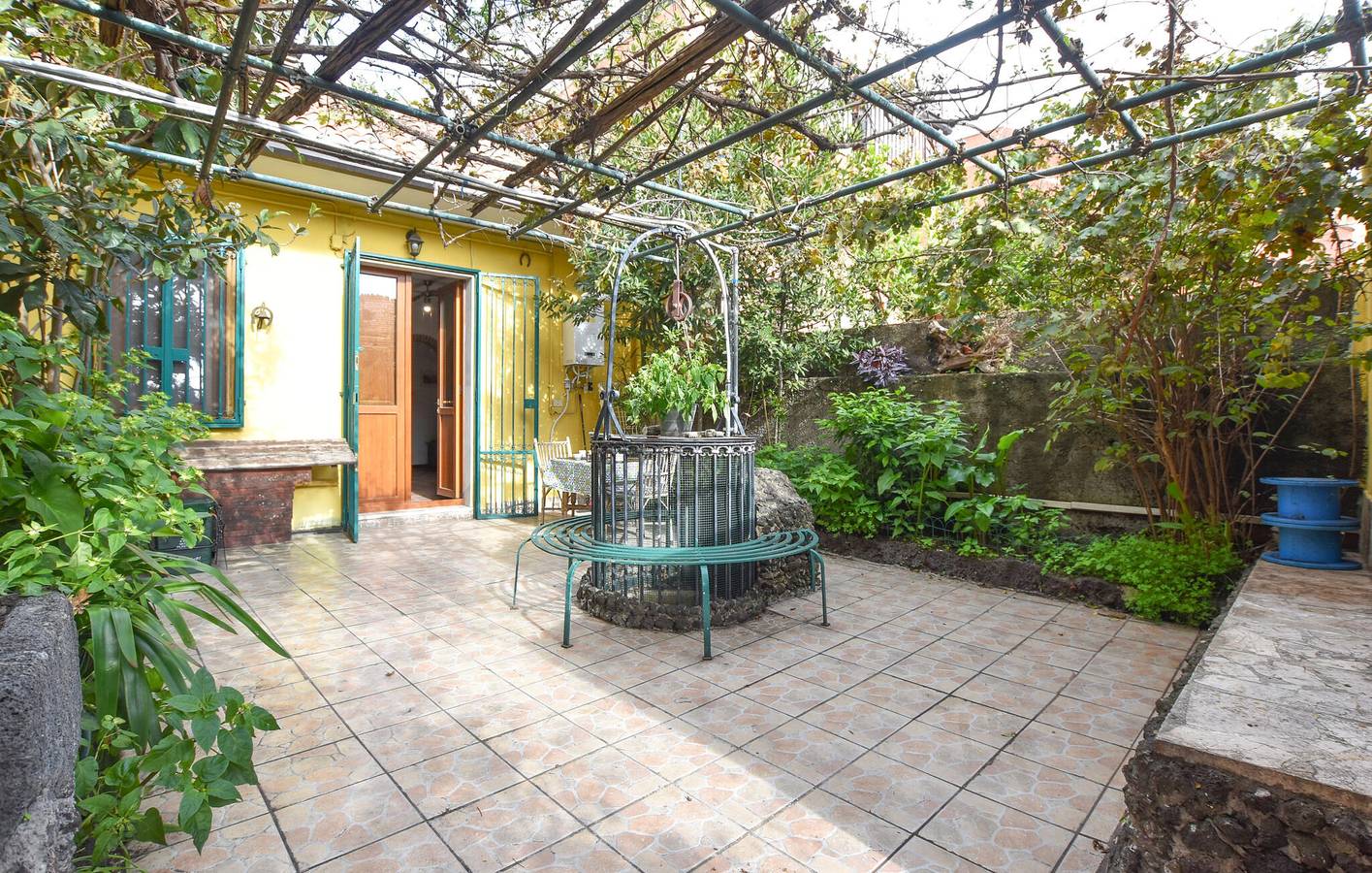 Apartment mit Meerblick, AC, Parkplatz und Terrasse in der Nähe von Mascalucia in Mascalucia, Catania Provinz