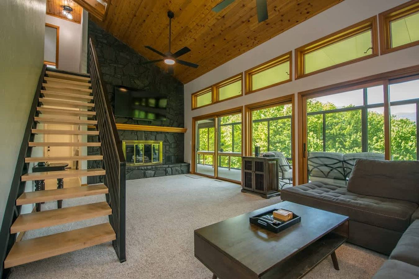 Mountain View 3Br w  Sunroom   Close  to Ski Trails in Blue Ridge Parkway, Maggie Valley