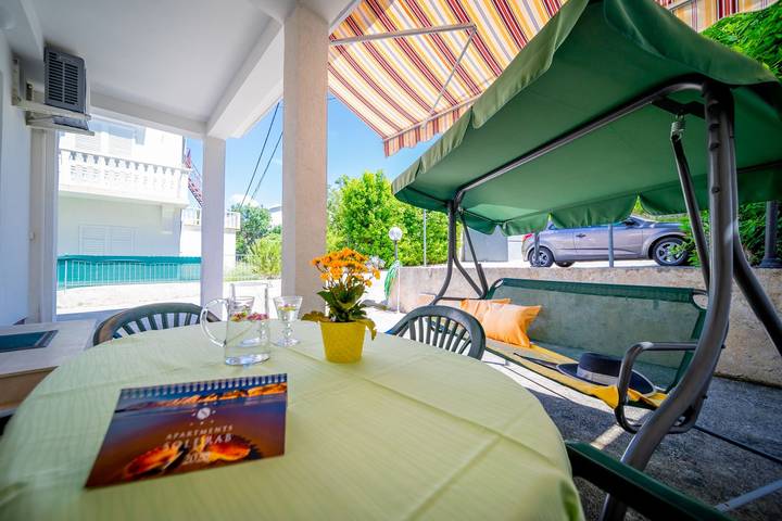 Ferienwohnung für 3 Personen, mit Balkon/Terrasse in Banjol
