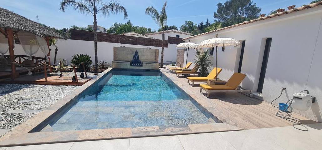 Location de vacances pour 2 personnes, avec piscine ainsi que jardin et jacuzzi, animaux acceptés à Peypin - 4