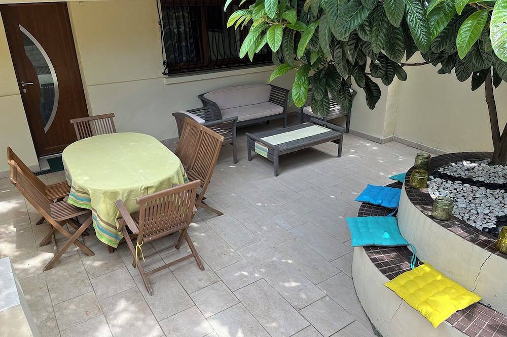 Entire apartment, 3-room apartment with terrace and garden in Antony, Hauts-de-Seine