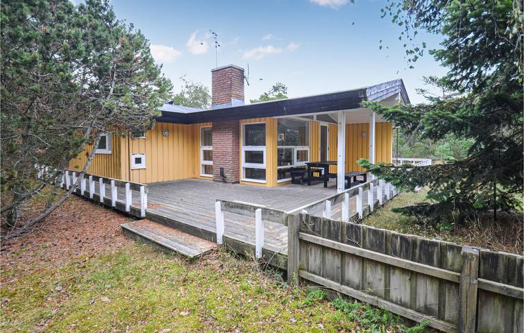 Feriehus for 6 personer, med Terrasse og Hage i tillegg til Sauna i Anholt