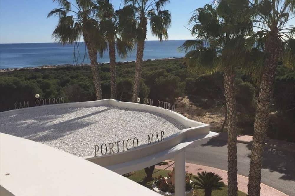 Apartamento entero, Lujoso apartamento con vista directa al mar (Wifi gratuito, a 5 minutos de la playa) in Playa Moncayo, Guardamar del Segura