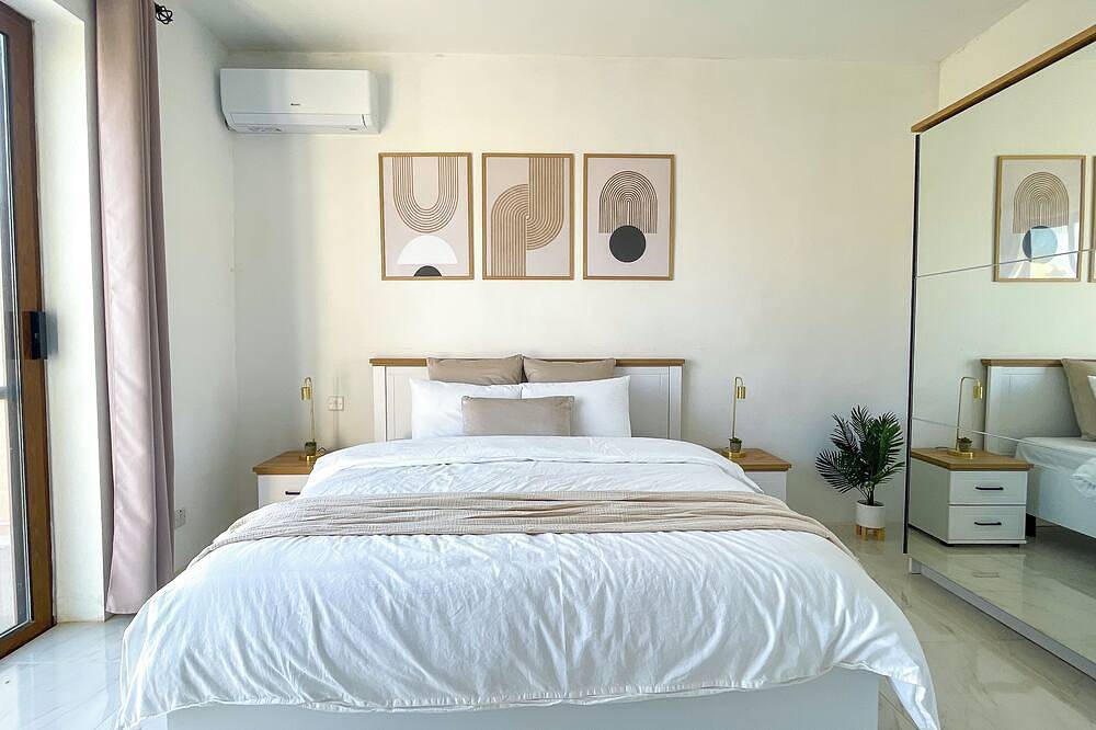 Ganze Wohnung, Penthouse with Xlendi Views & Two large Terraces in Fontana, Gozo