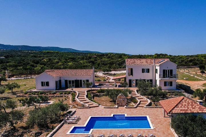Finca für 12 Personen, mit Pool und Garten in Dalmatien