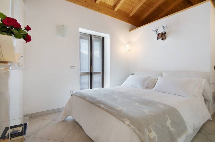 Chalet Rustico Borgo Vico: Vista Lago, Terrazza, Parcheggio - Ciclisti Benvenuti! in Verceia, Lago di Como