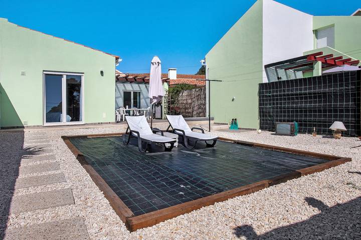 Casa de férias para 4 pessoas, com jardim e varanda em Nadadouro
