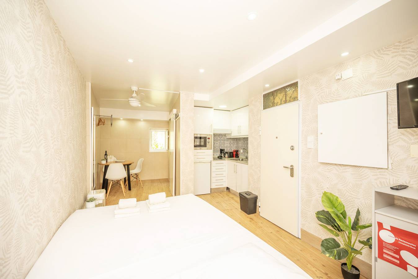 Ganzes Studio, Cosy Mouraria by Hosty in Santa Maria Maior, Costa de Lisboa