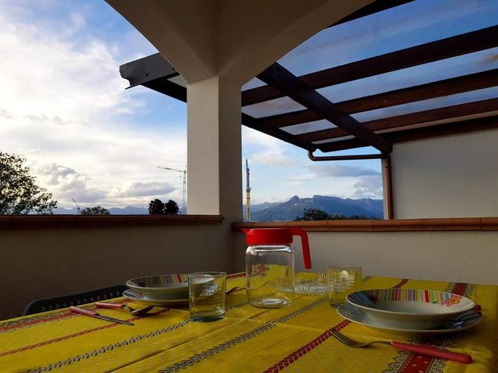 Appartamento per 3 persone, con panorama e terrazza in Arbatax