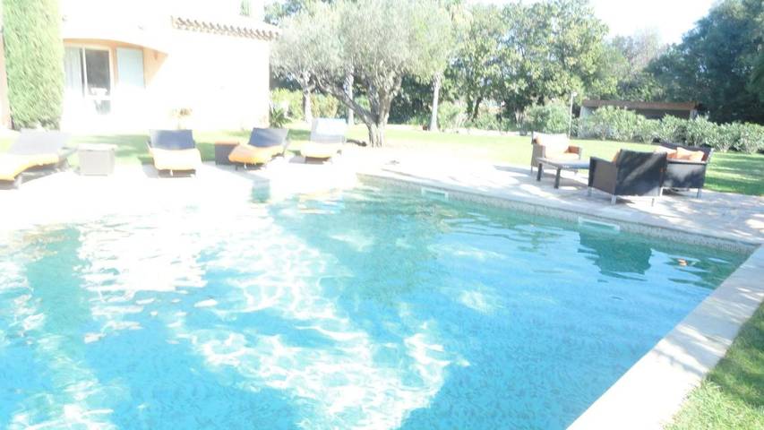 Chambre d’hôte pour 2 personnes, avec jardin ainsi que piscine et vue, animaux acceptés
