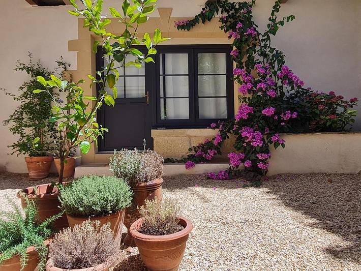 Gîte pour 2 personnes, avec jardin ainsi que terrasse et vue à Aigues-Vives - 2