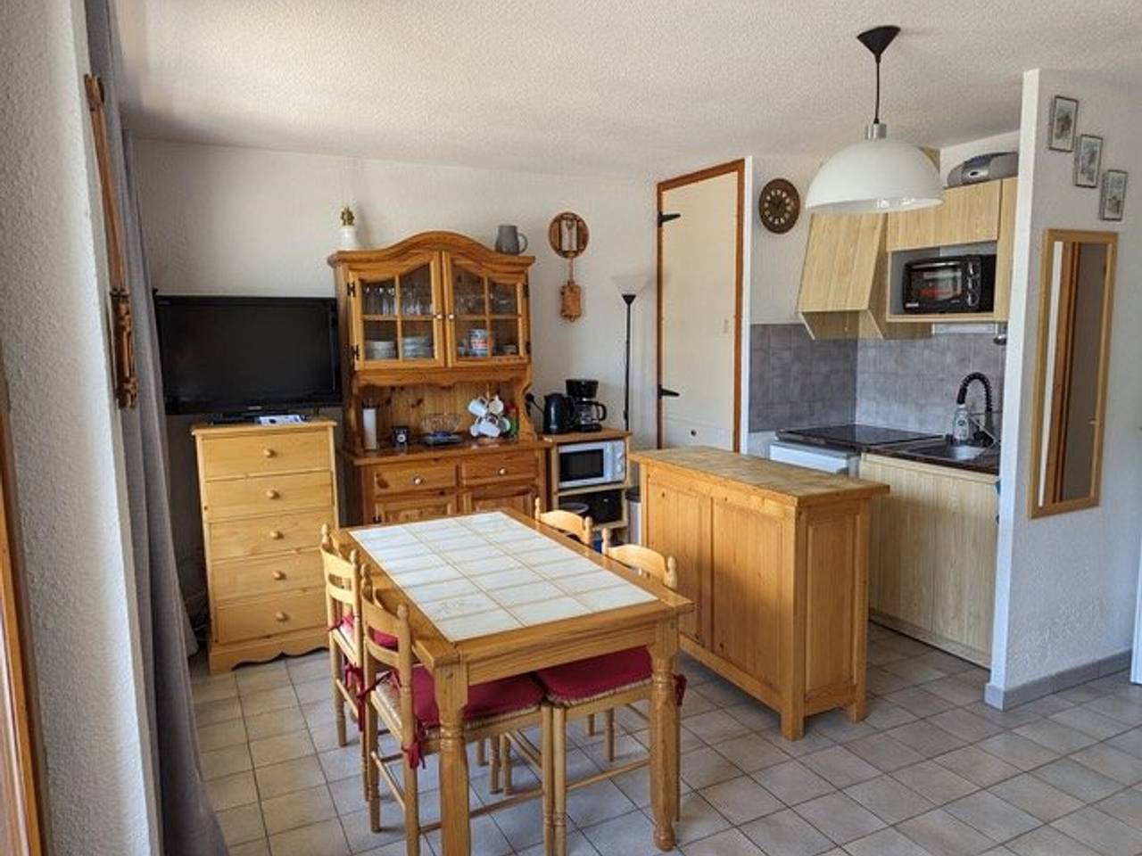 Entire apartment, 40 sqm Apartment at the foot of the slopes, St Jean d'Aulps in Saint-Jean-d'Aulps, Les Portes du Soleil