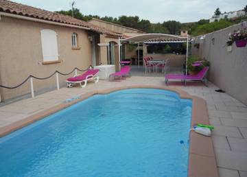 Gîte pour 4 personnes, avec piscine ainsi que terrasse et jardin dans les Bouches-du-Rhône