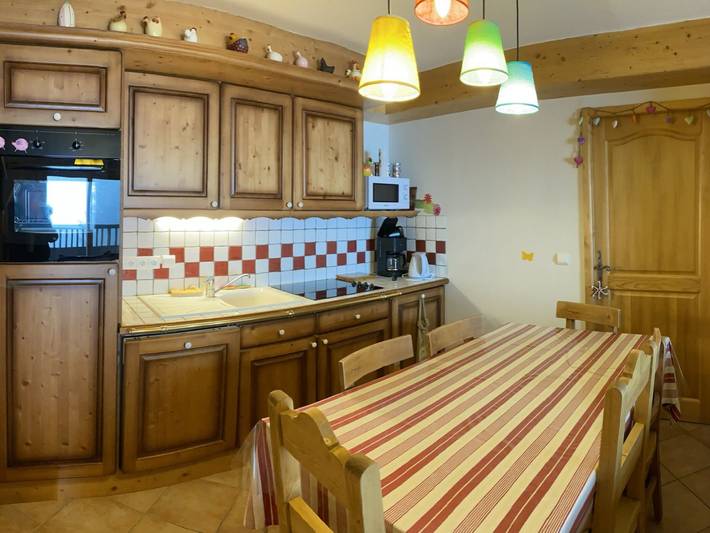Ganze Wohnung, Wohnung 8 Pers, Südbalkon, Parkplatz und Pool in Villard-sur-Doron, Albertville und Umgebung