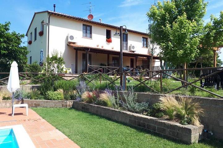 Apartamento de vacaciones para 7 personas, con jardín y terraza además de piscina y jacuzzi, Se admiten mascotas - 1