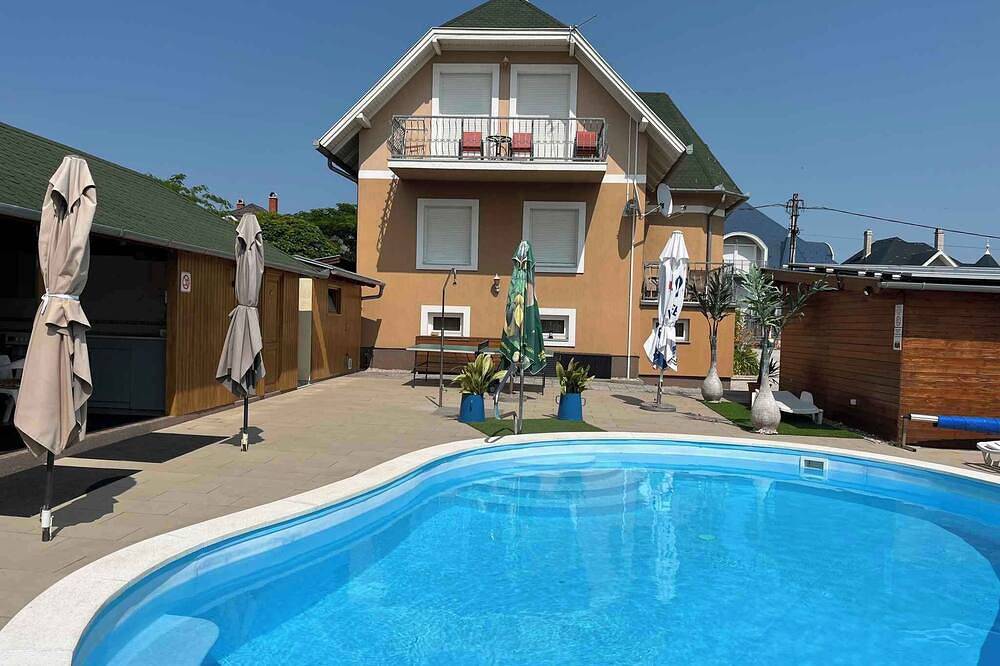 Ganze Wohnung, Ferienwohnung mit beheiztem Pool und Internet in Gyenesdias, Balaton Hochland Nationalpark