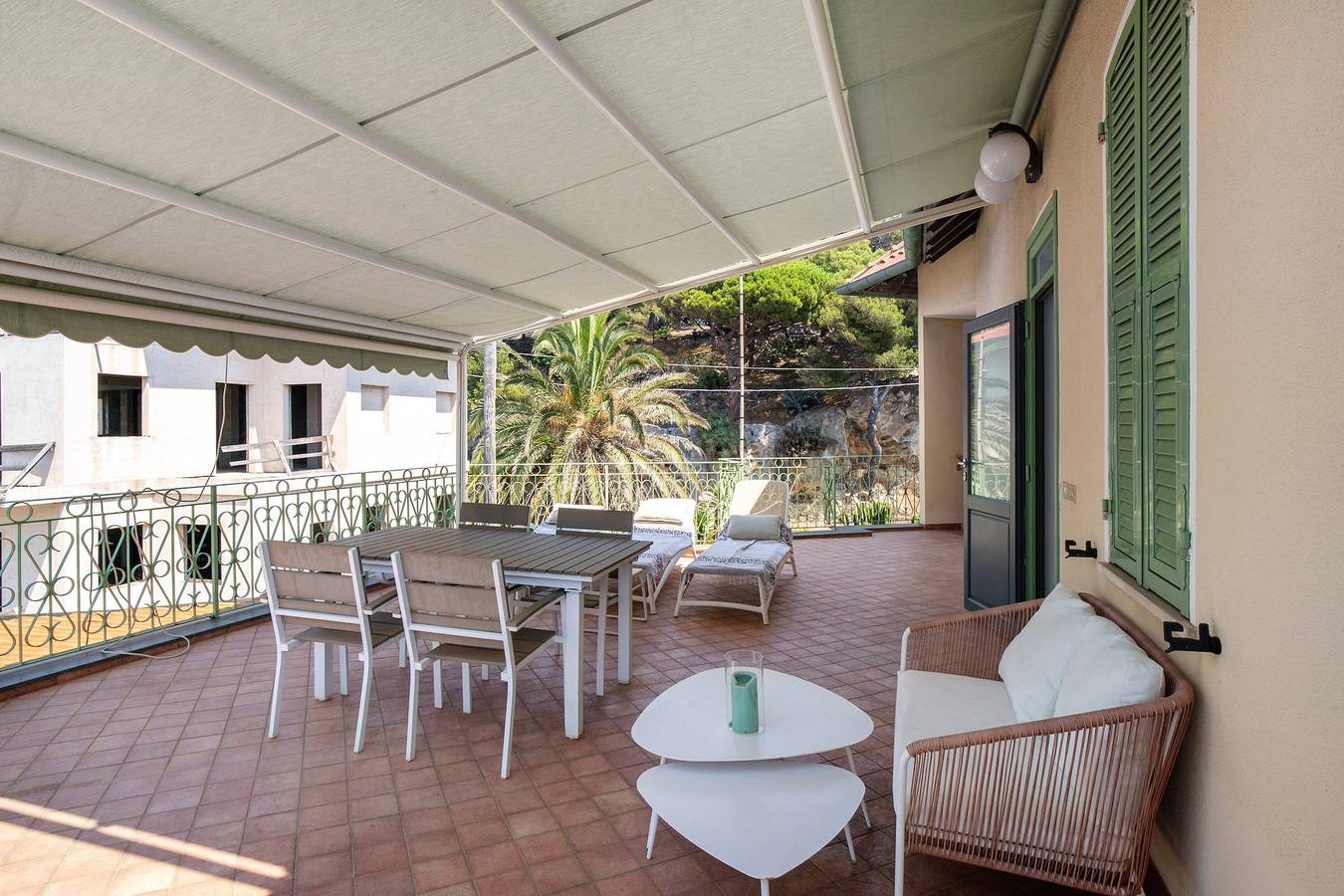 Apartamento 'Wonderful Flat By Sea Chez Monique' con vistas al mar, terraza privada y Wi-Fi in Bordighera, Riviera di Ponente