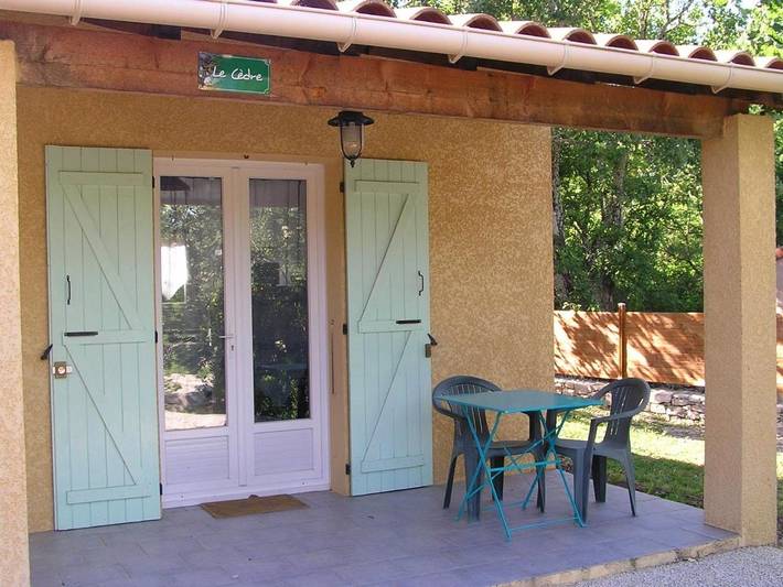 Location de vacances pour 4 personnes, avec vue ainsi que piscine et jardin, animaux acceptés à Saint-Alban-Auriolles - 3