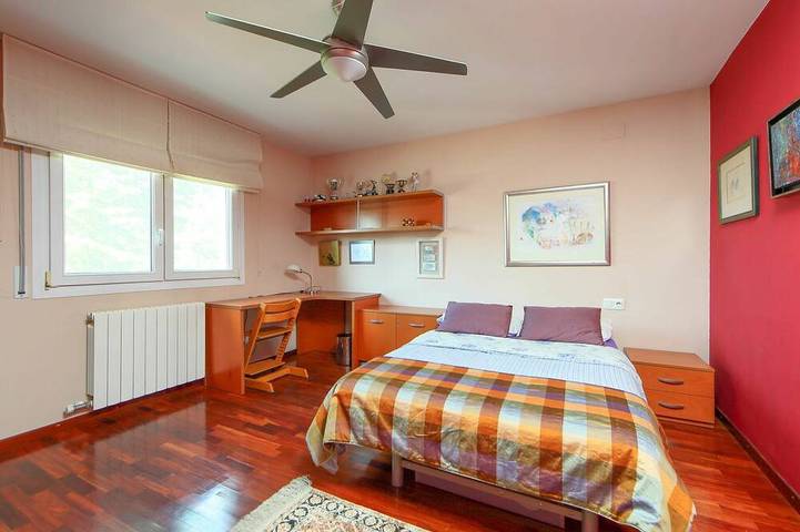 Atemberaubendes alleinstehendes Ferienhaus mit  W-Lan, Klimaanlage, privatem Pool, TV und Innenhof in Reus, Costa Dorada