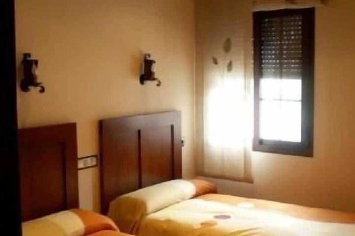 Gîte pour 8 personnes, avec terrasse et jardin à Carcabuey - 4