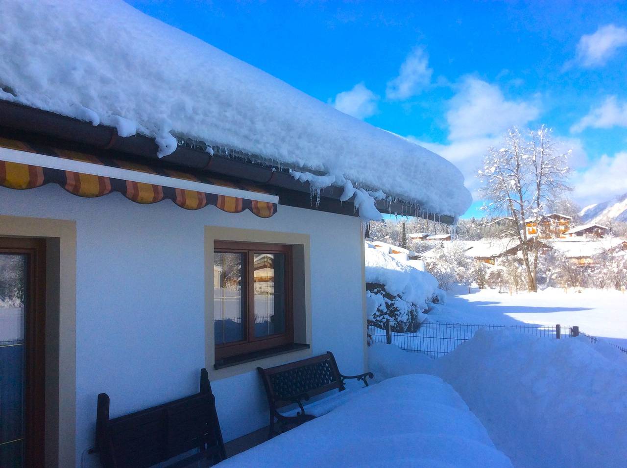Ganze Ferienwohnung, Ferienbungalow Heidi - Ferienbungalow 2-4 Personen, 75 qm, mit 2 separaten Schlafzimmern und Terrasse in Schönau am Königssee, Berchtesgadener Alpen