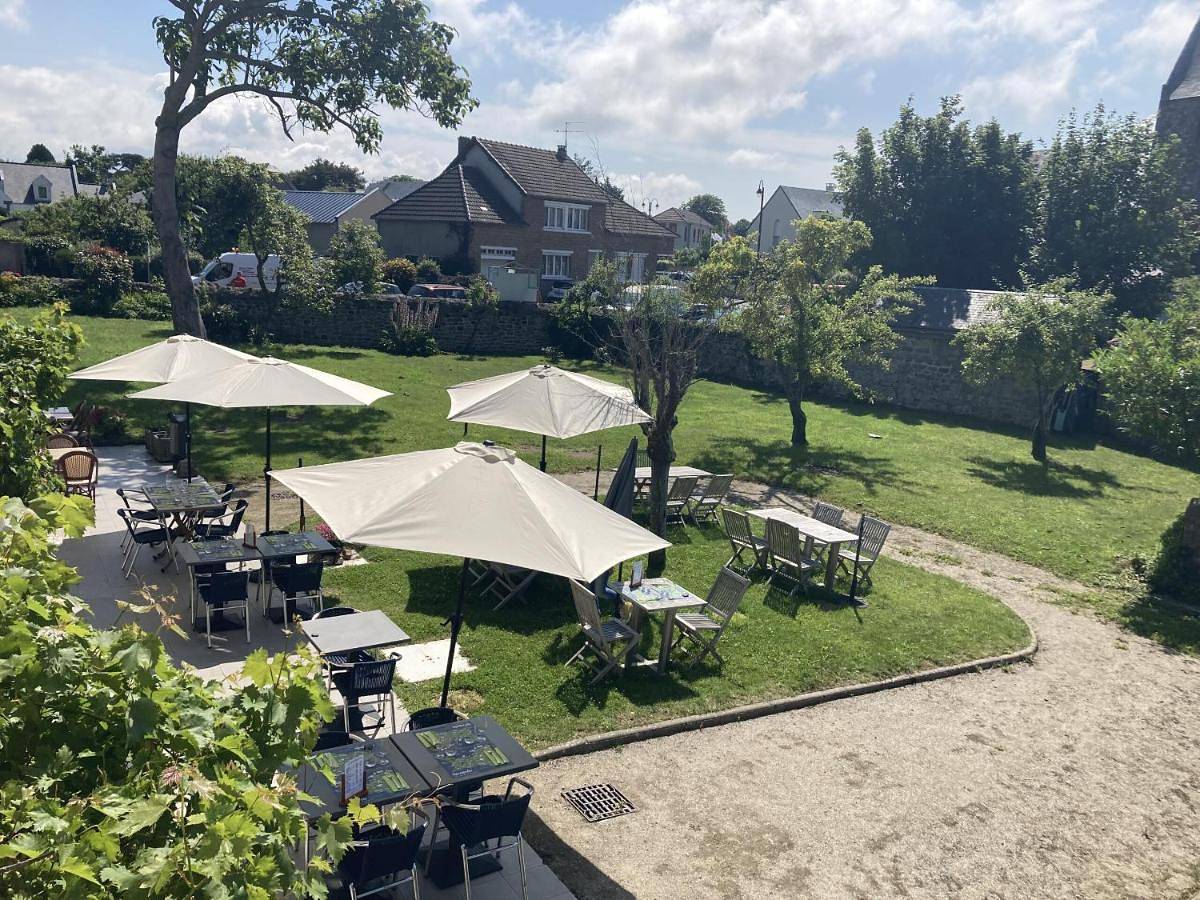 Auberge de Carolles in Carolles, Côte de la Déroute