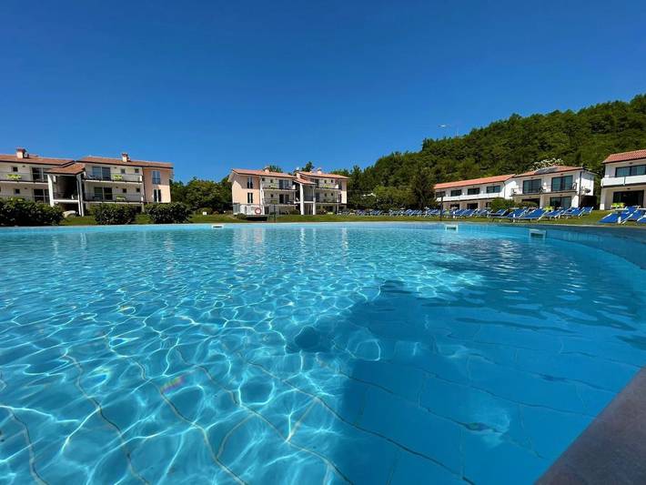 Appart’hôtel pour 5 personnes, avec jardin et piscine, animaux acceptés - 1