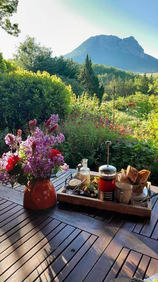 Gîte pour 2 personnes, avec vue sur le lac ainsi que jardin et vue à Bugarach - 2