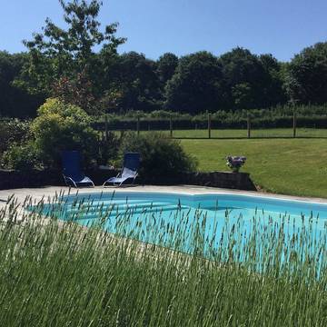 Chambre d’hôte pour 2 personnes, avec jardin et piscine, animaux acceptés à Viry (Saône-et-Loire)