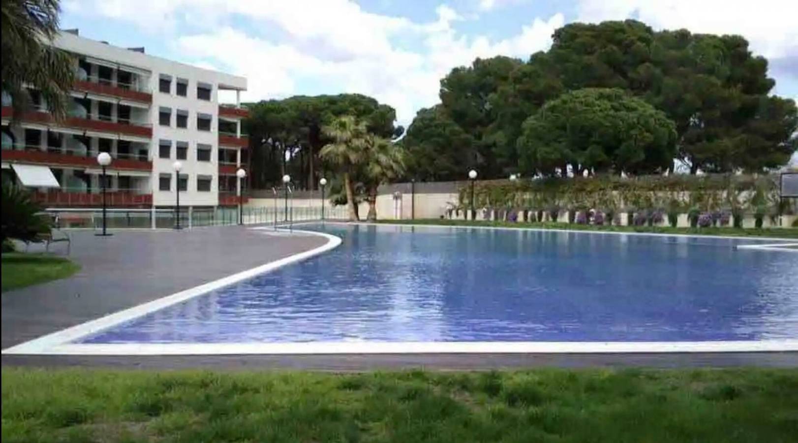 Apartamento entero, Apartamento 'Samitier' con vistas al mar, Wi-Fi y aire acondicionado in Cambrils, Costa Dorada