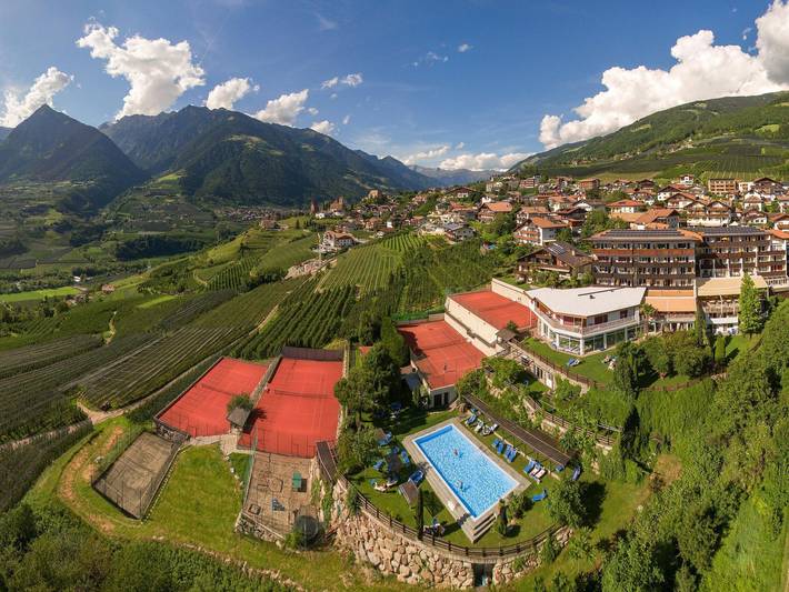 Hotel für 4 Personen, mit Whirlpool und Terrasse sowie Garten, mit Haustier in Schenna
