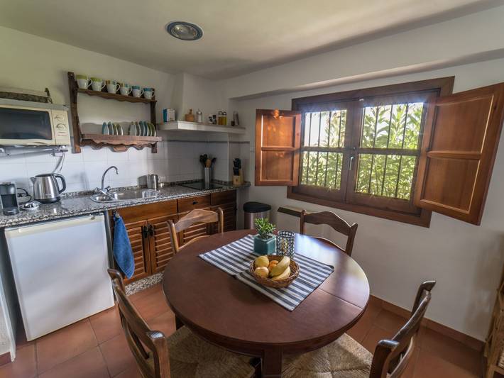 Location de vacances pour 4 personnes, avec terrasse ainsi que piscine et jardin à Dúrcal - 3